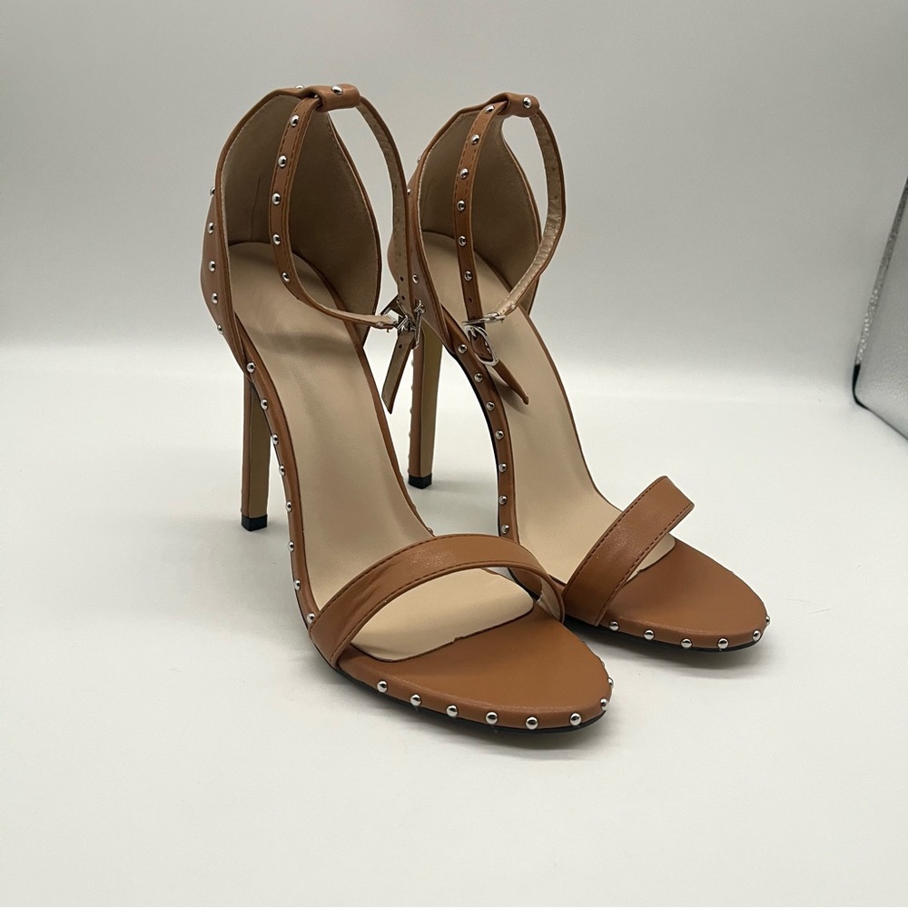 NWOT Rivets Studded Ankle Strap Heels Size 40